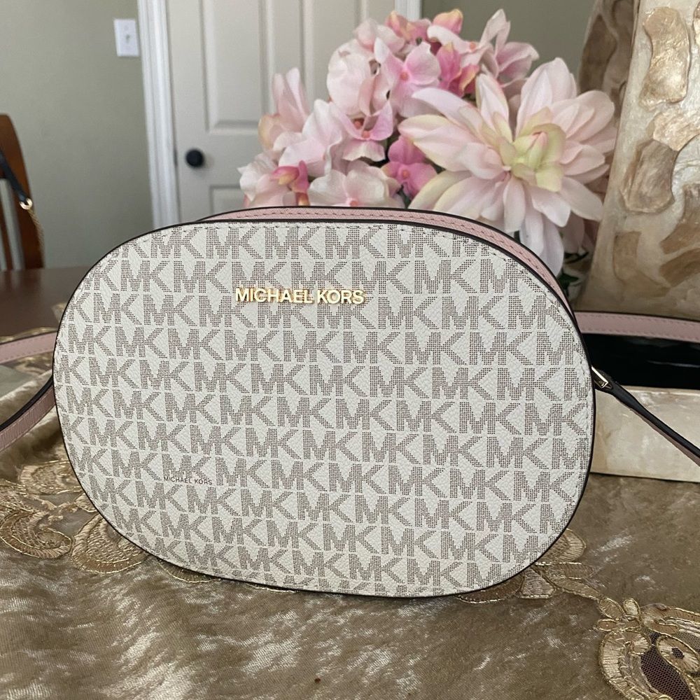 Michael Kors crossbody - Picture 3 of 13